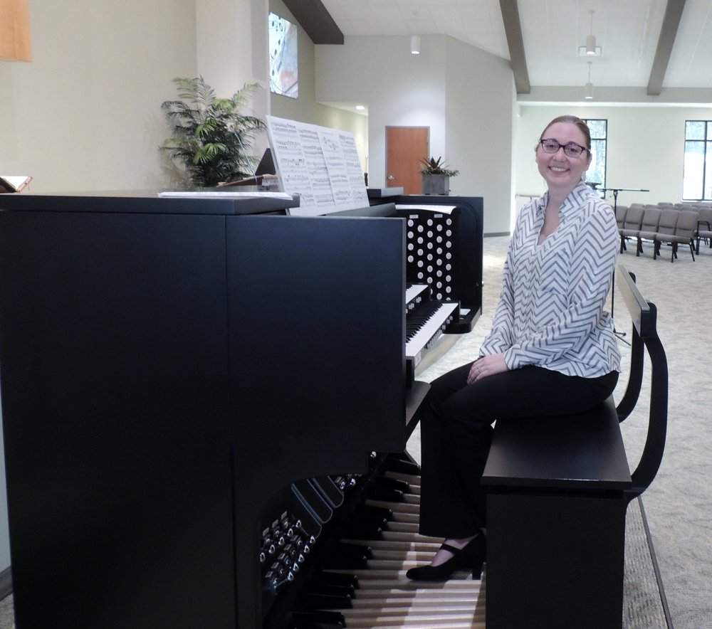Amy Cerniglia, organist