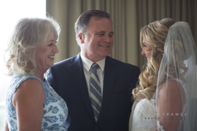 WhiteWedding_DanaFramesPhoto+Design-443.jpg