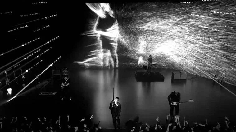 U2-05-sm.jpg