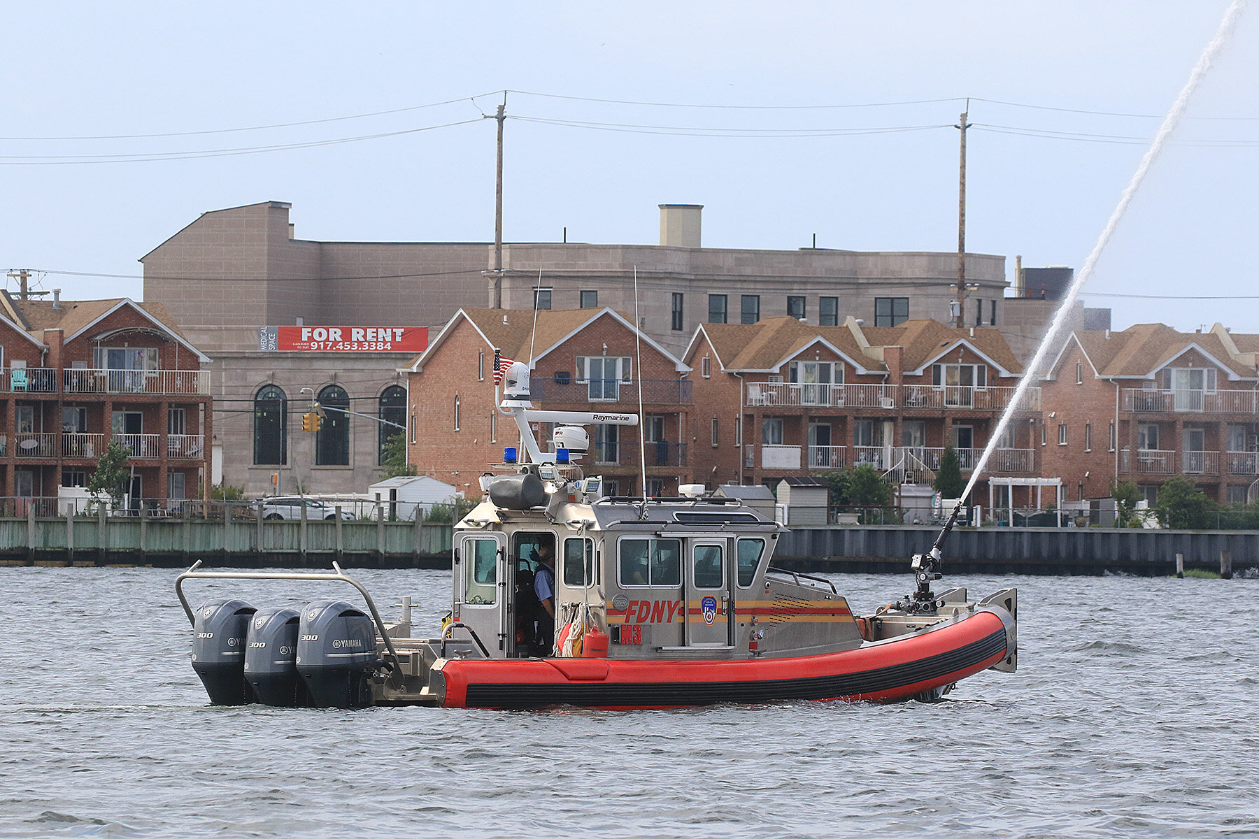 Boat parade, Fire Boat, 7-10-2021.jpg