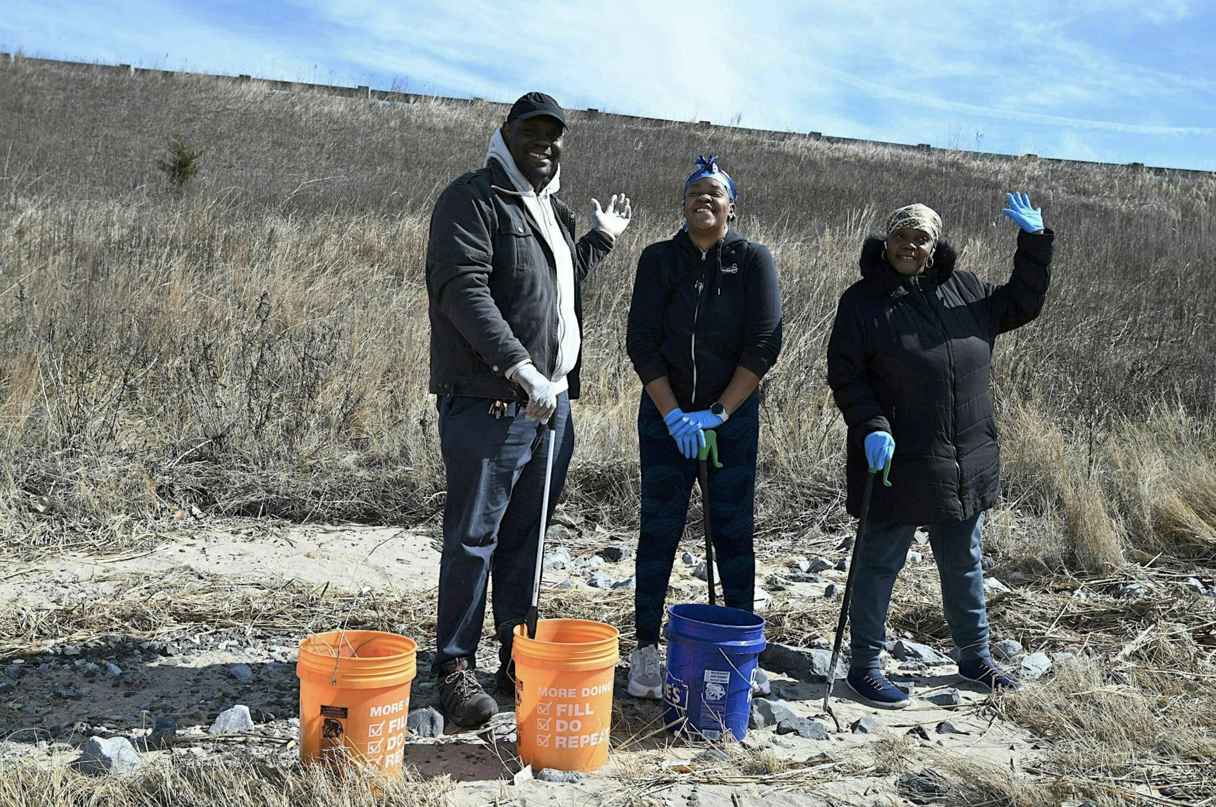 Earth Day Shoreline Cleanup and Art in the Park 