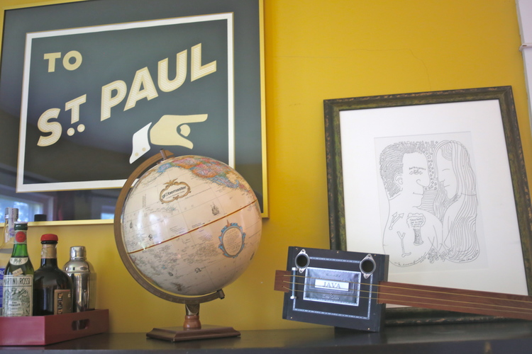 We started by admiring the home decor (per usual).