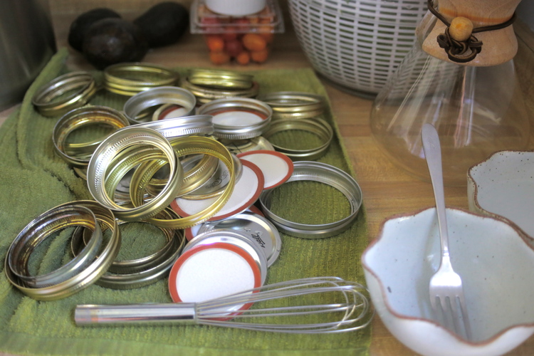 Simmer jar lids and rings in water before use.