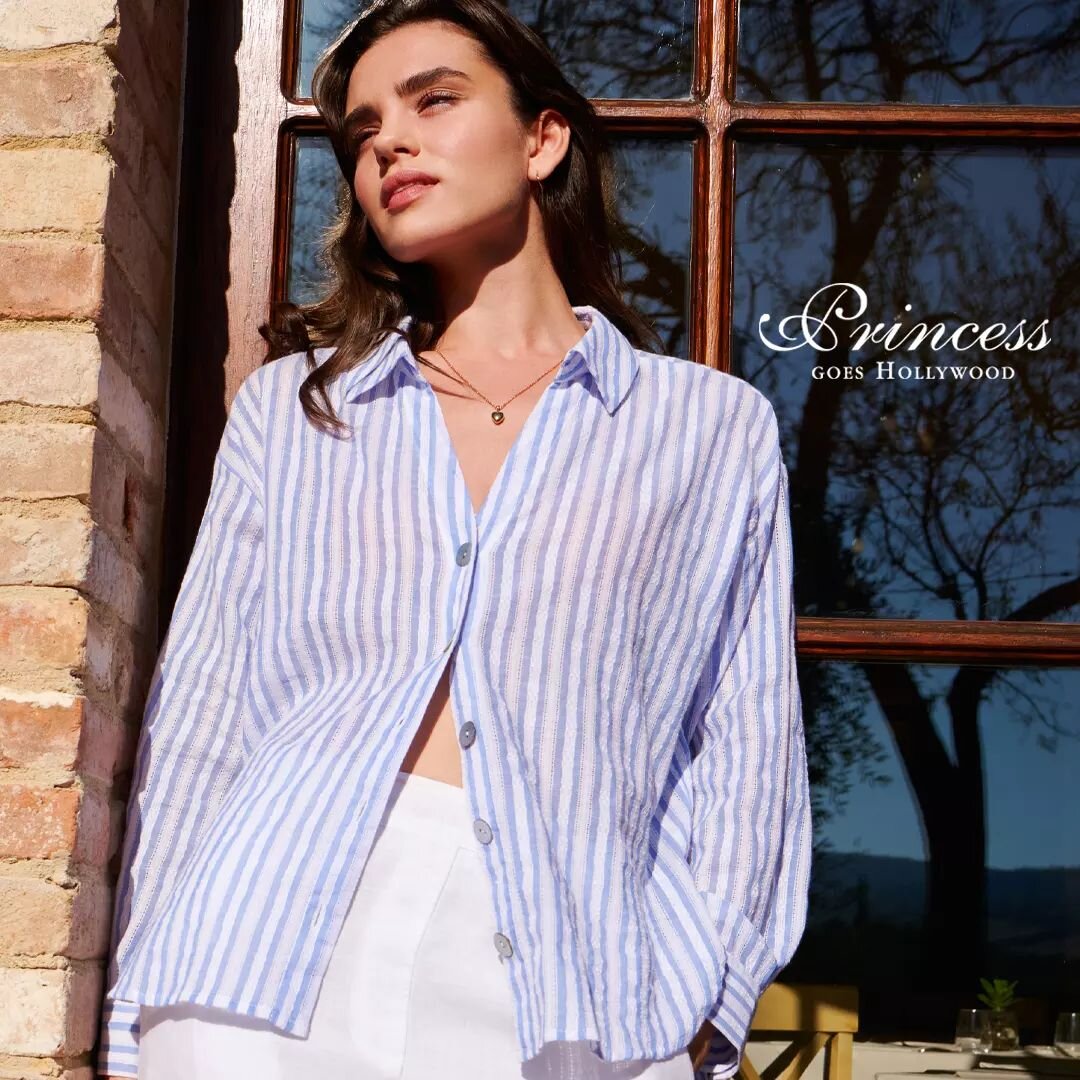 A striped cotton blouse is a "must-have" for a complete wardrobe 💫 Check out @princess_goes_hollywood's in store and online ✨ 

#boutique5av #jadore5av #modemtl #modemontrea