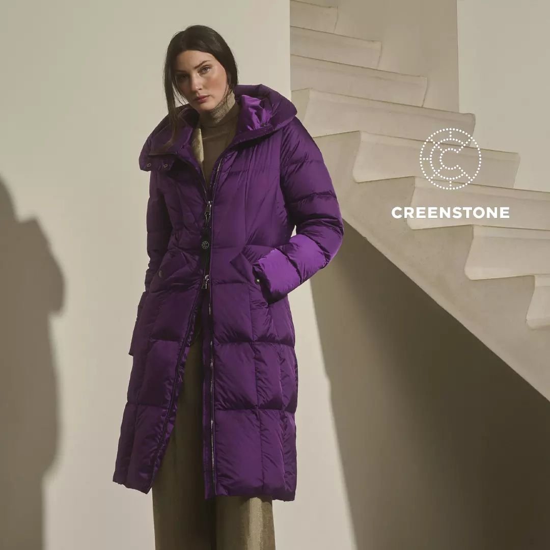 Voici Kyra&nbsp;💜

Ce manteau sign&eacute; @creenstone a &eacute;t&eacute; dessin&eacute; afin de sublimer votre silhouette. Pens&eacute; pour la femme moderne, il vous accompagnera avec style face aux rigueurs de l'hiver.

Pr&ecirc;te &agrave; affr
