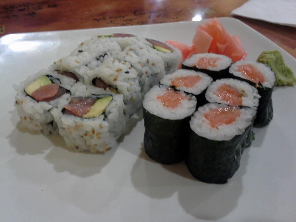 #project365 sometimes you have to try new things just for the hell of it. Tuna and avocado...not bad actually... (42/365)