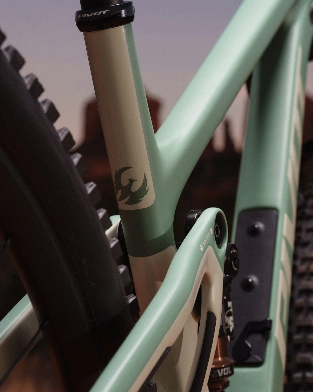 The Pivot Trailcat LT is the perfect balance of trail-taming composure and lively responsiveness. In stock at Pedal Montclair!
#pedalmontclair #pivotcycles #trailcat #mouontainbiking #supportyourlocalbikeshop