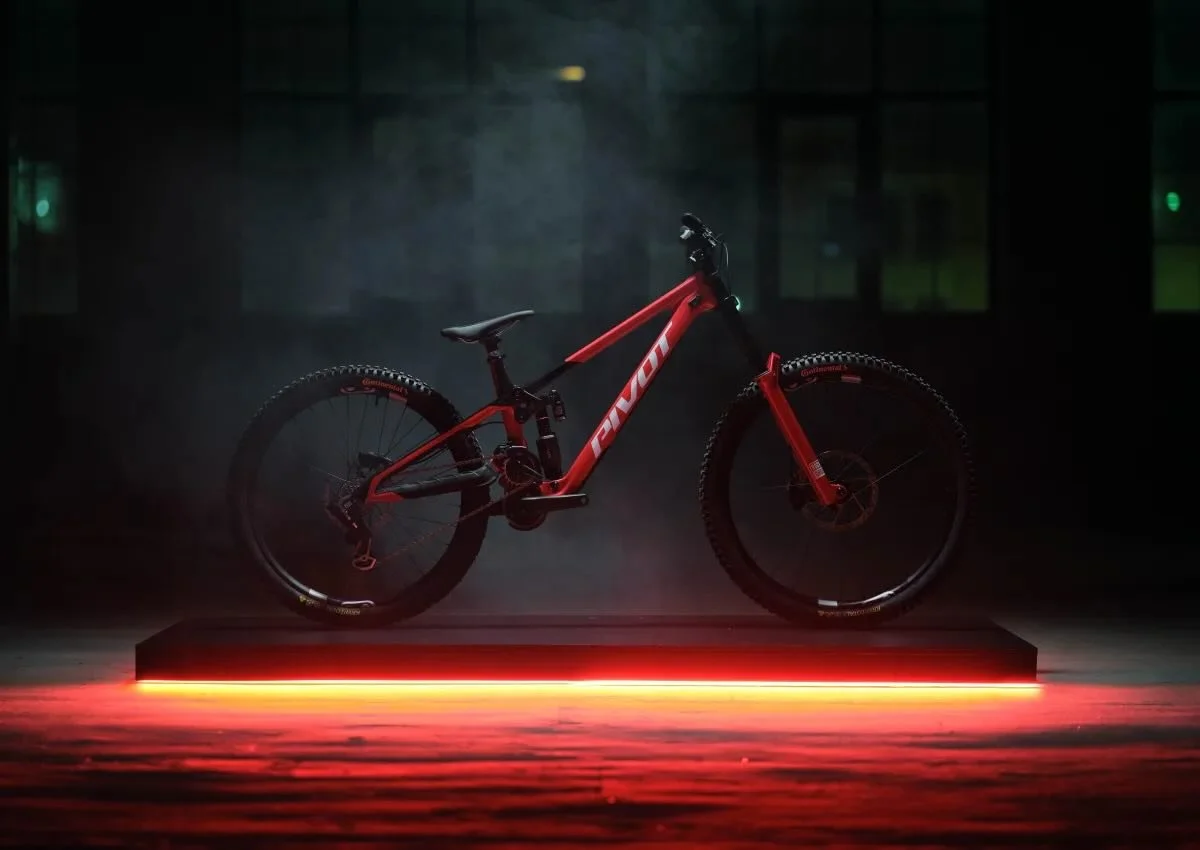 @pivotcycles Phoenix is fast and planted ready for the big hits.  DH season is around the corner. We can get you dialed in! 

#pedalmontclair #pivotcycles #supportyourlocalbikeshop #yournextbike