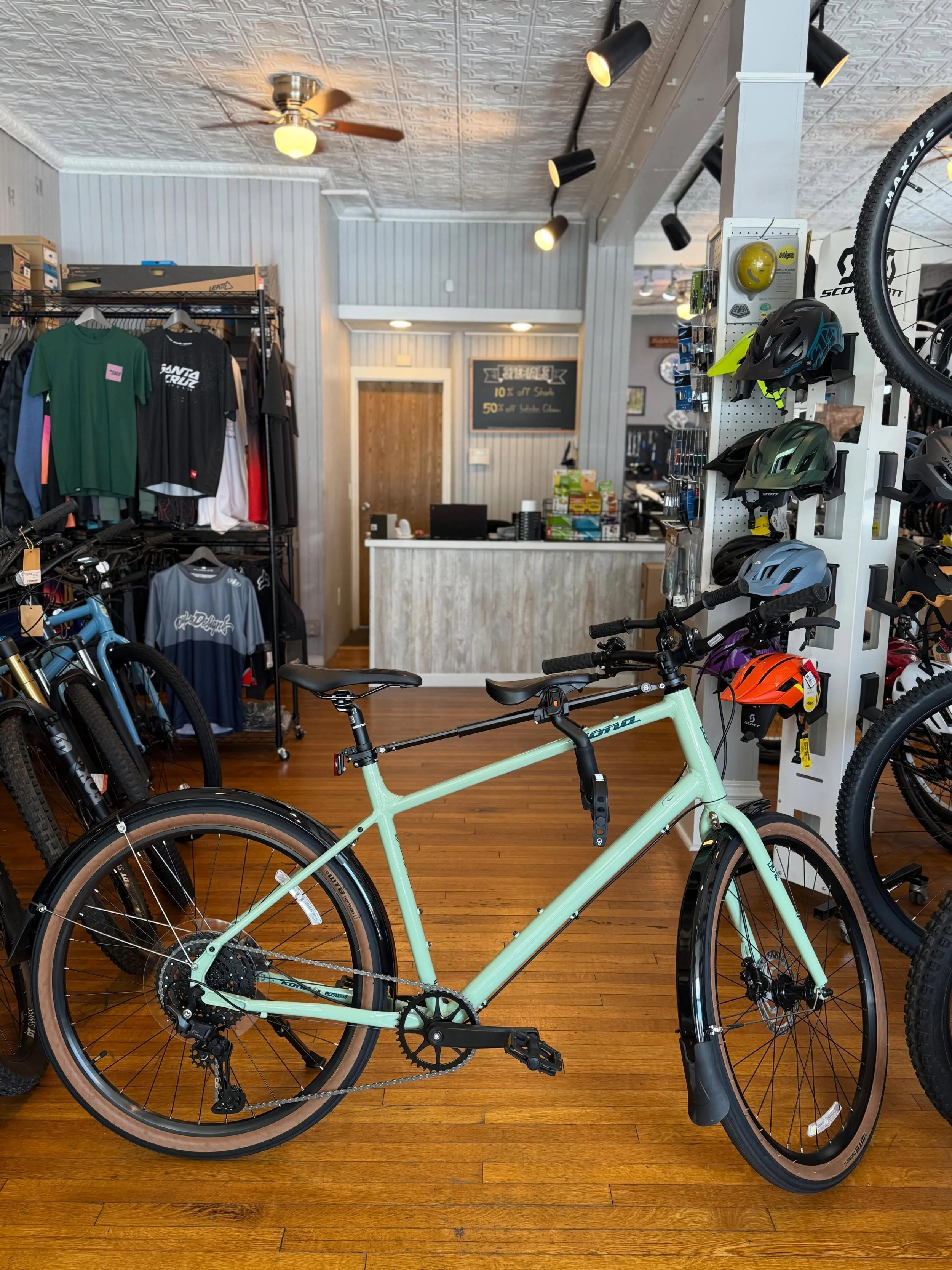Best combo - the @konabikes Dew DL and the Shotgun!

#pedalmontclair #konabikes #kidsrideshotgun #nj #nyc