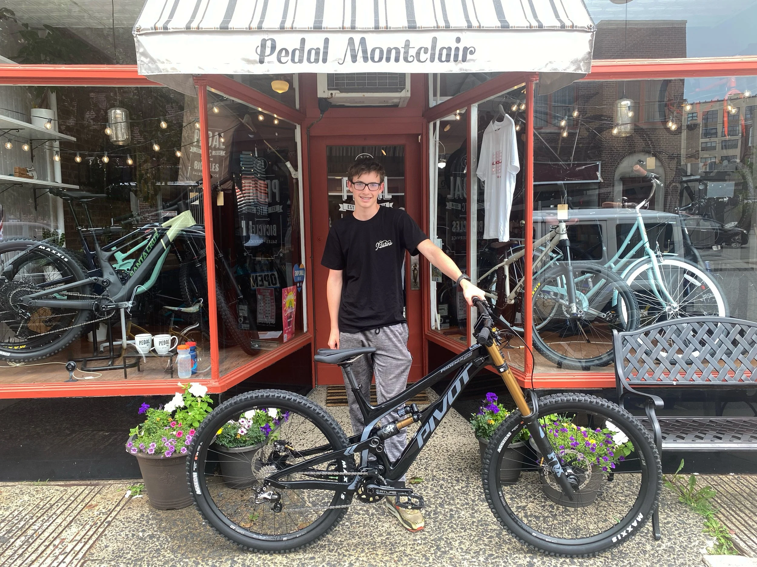 Pivot Cycles Phoenix Downhill Bikes