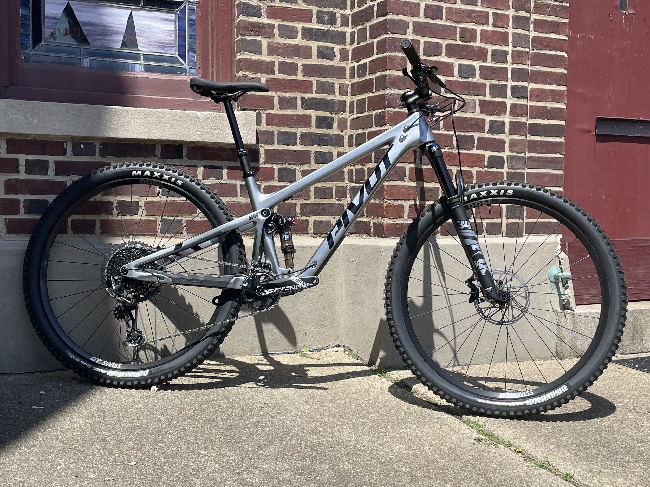 Pivot Cycles Trail Bike 29er Silver Trail