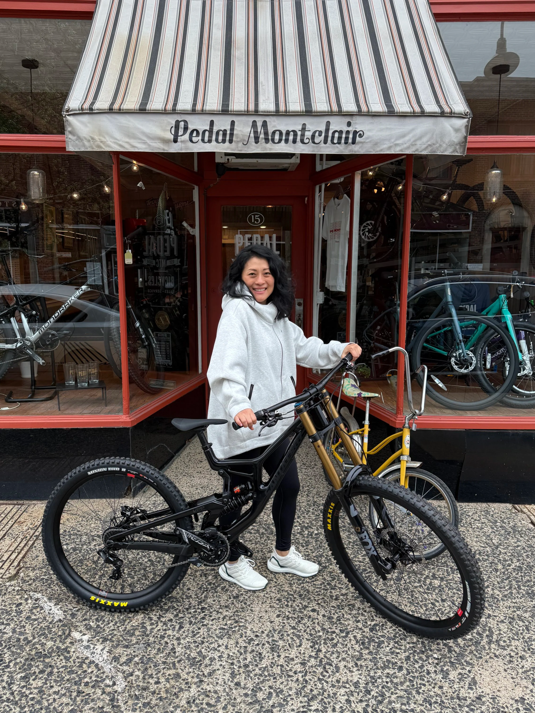 Girl downhiller Mountain Creek Vernon NJ Santa Cruz V10