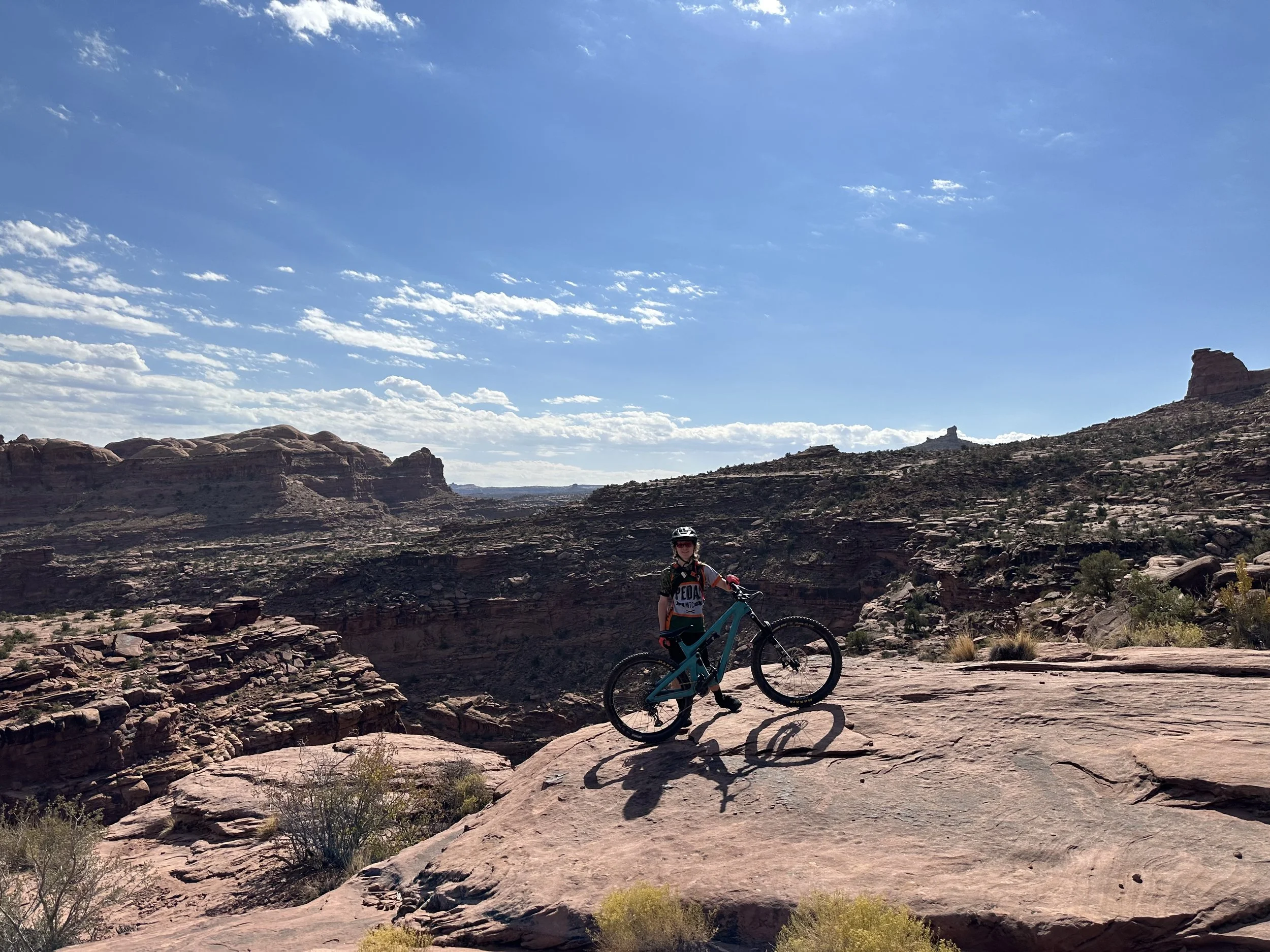 Yeti SB 140 outdoors, nature, forest, teal