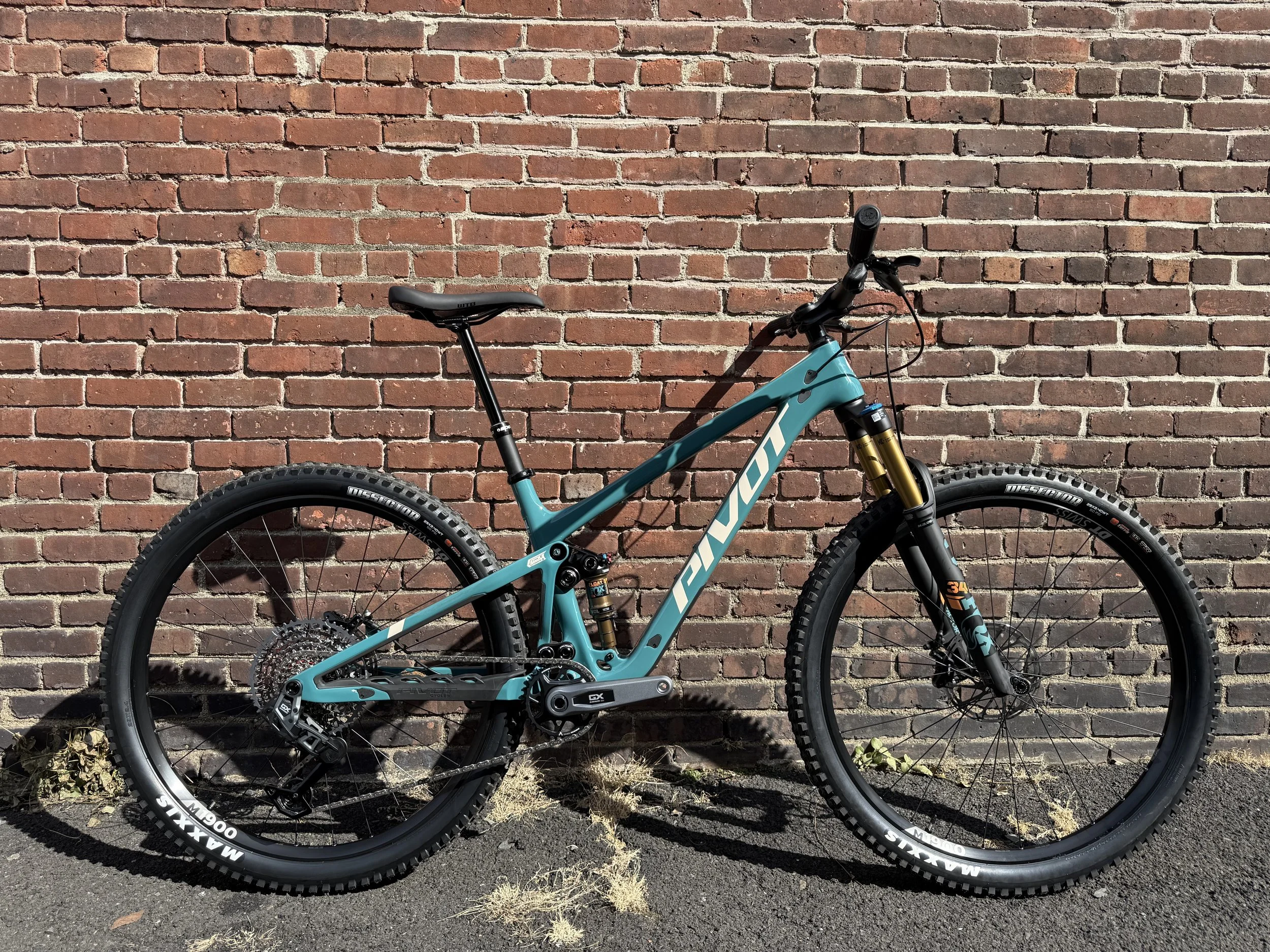 Pivot bike trail 429 MTB local teal