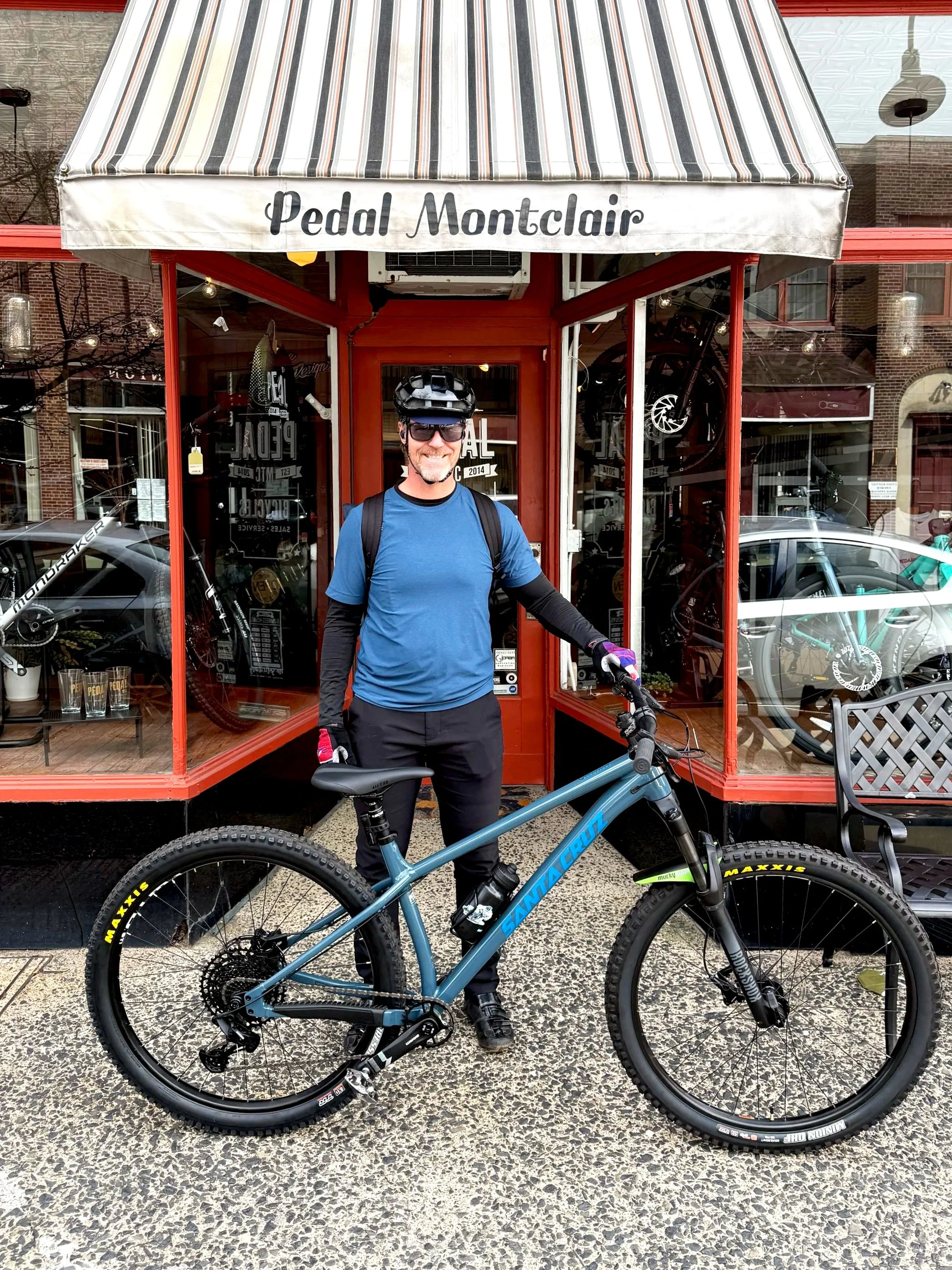 from NYC Blue Santa Cruz Chamelon Hardtail 29" wheel