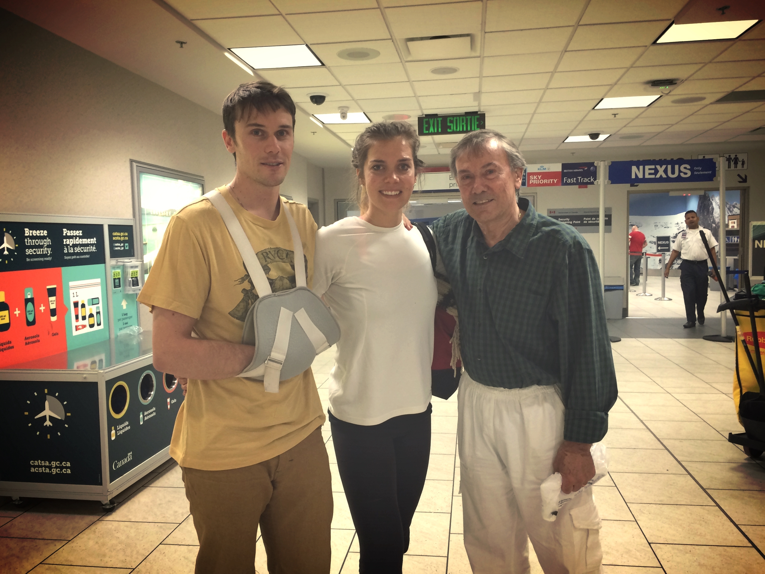 Don't cry, don't cry. Ugh - too late. The final sendoff at YYC security with my bro and Eunit. 