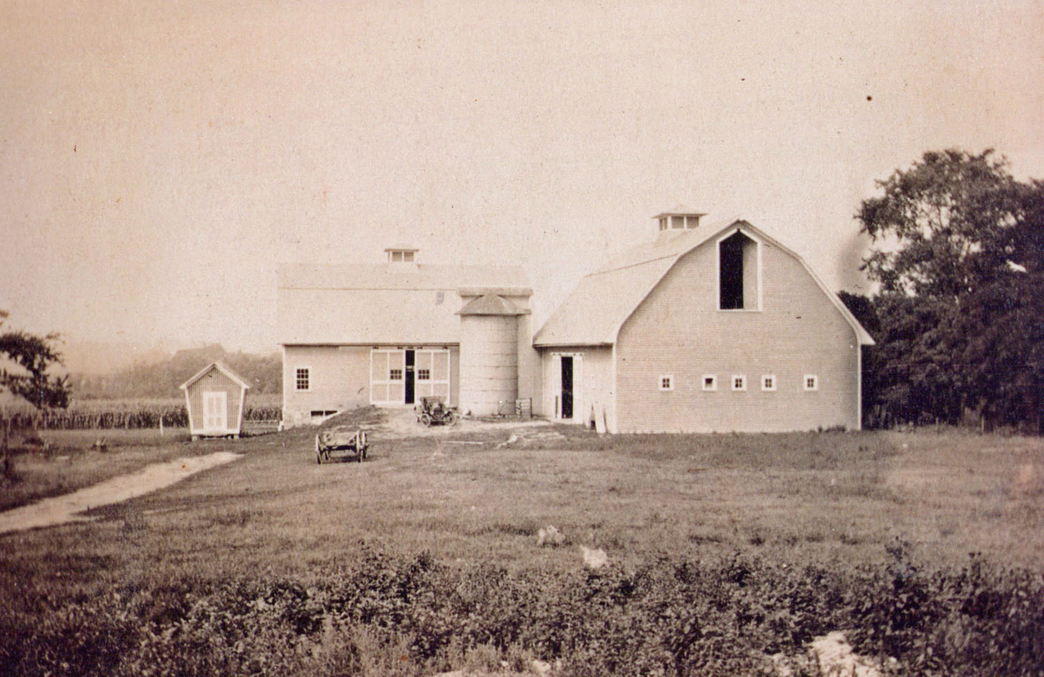 Early photograph of the barns 