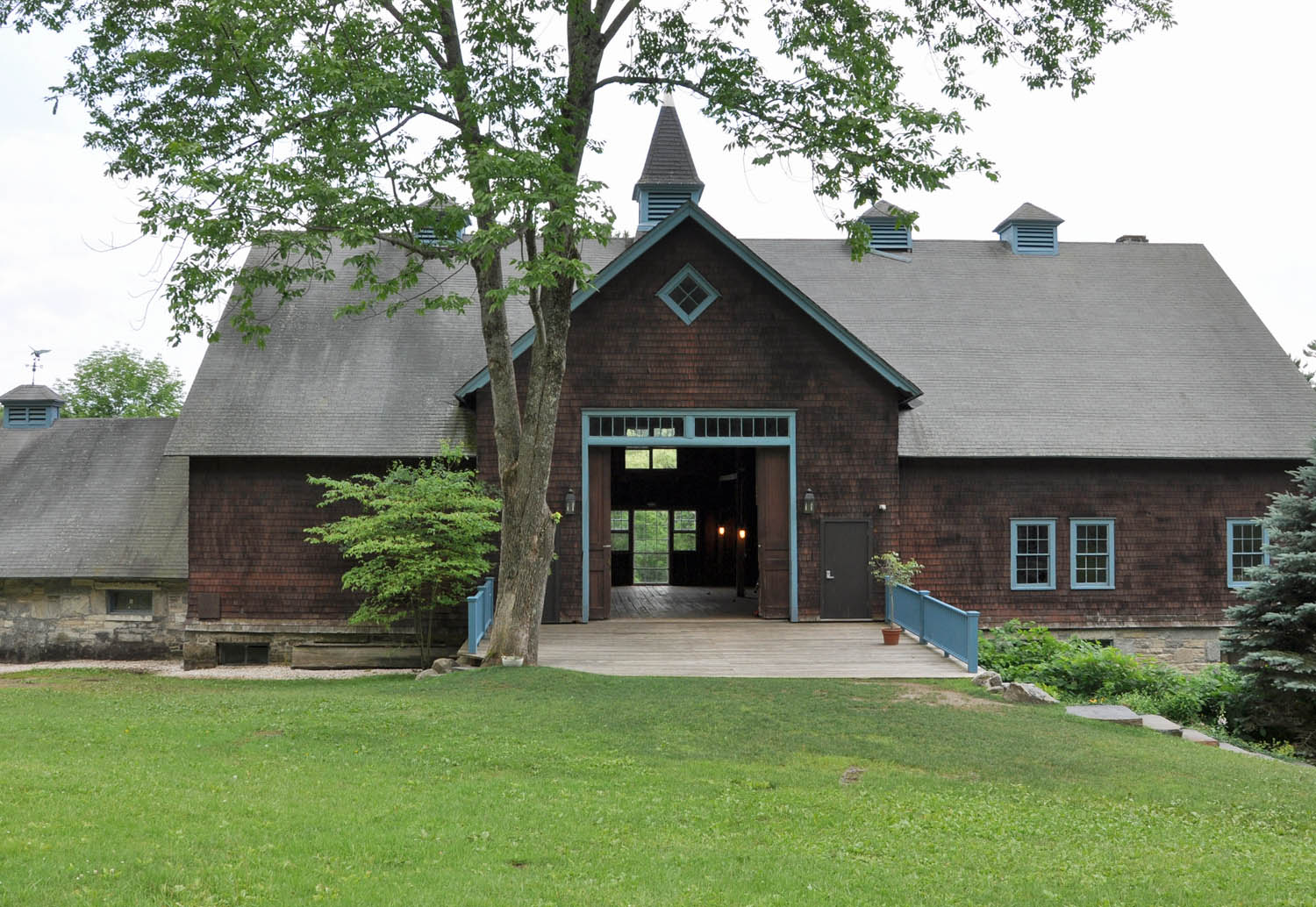 STONOVER FARM BARN IN LENOX
