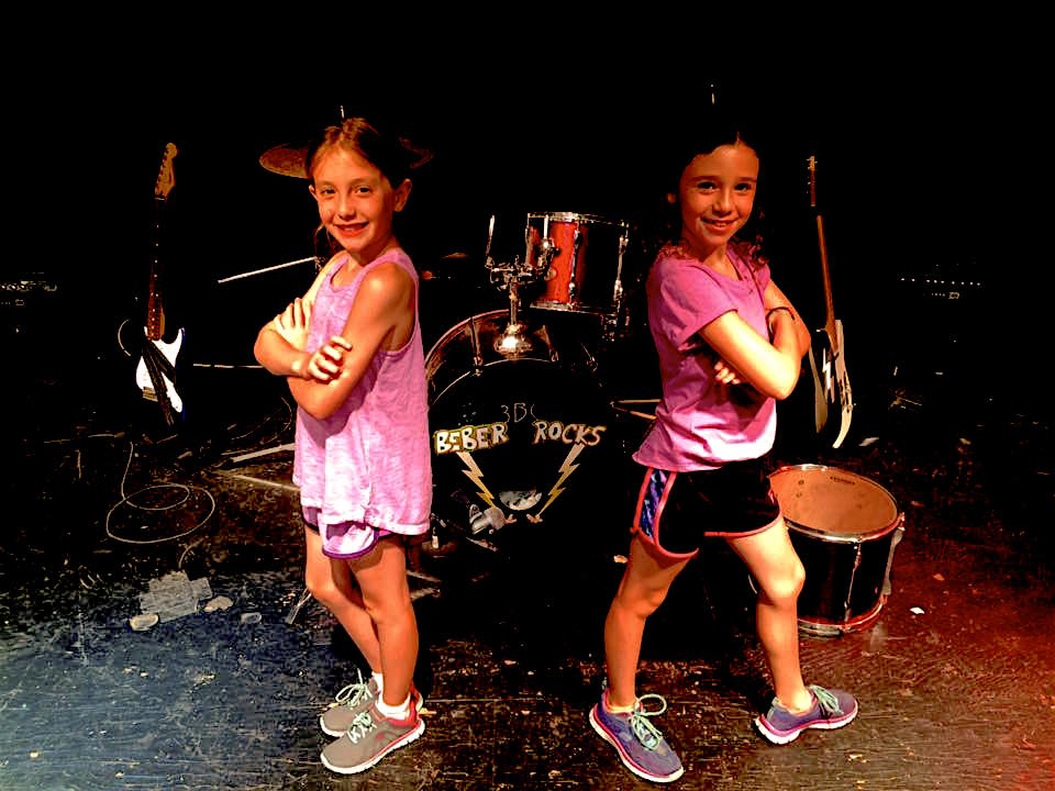 Shayna and Danielle 