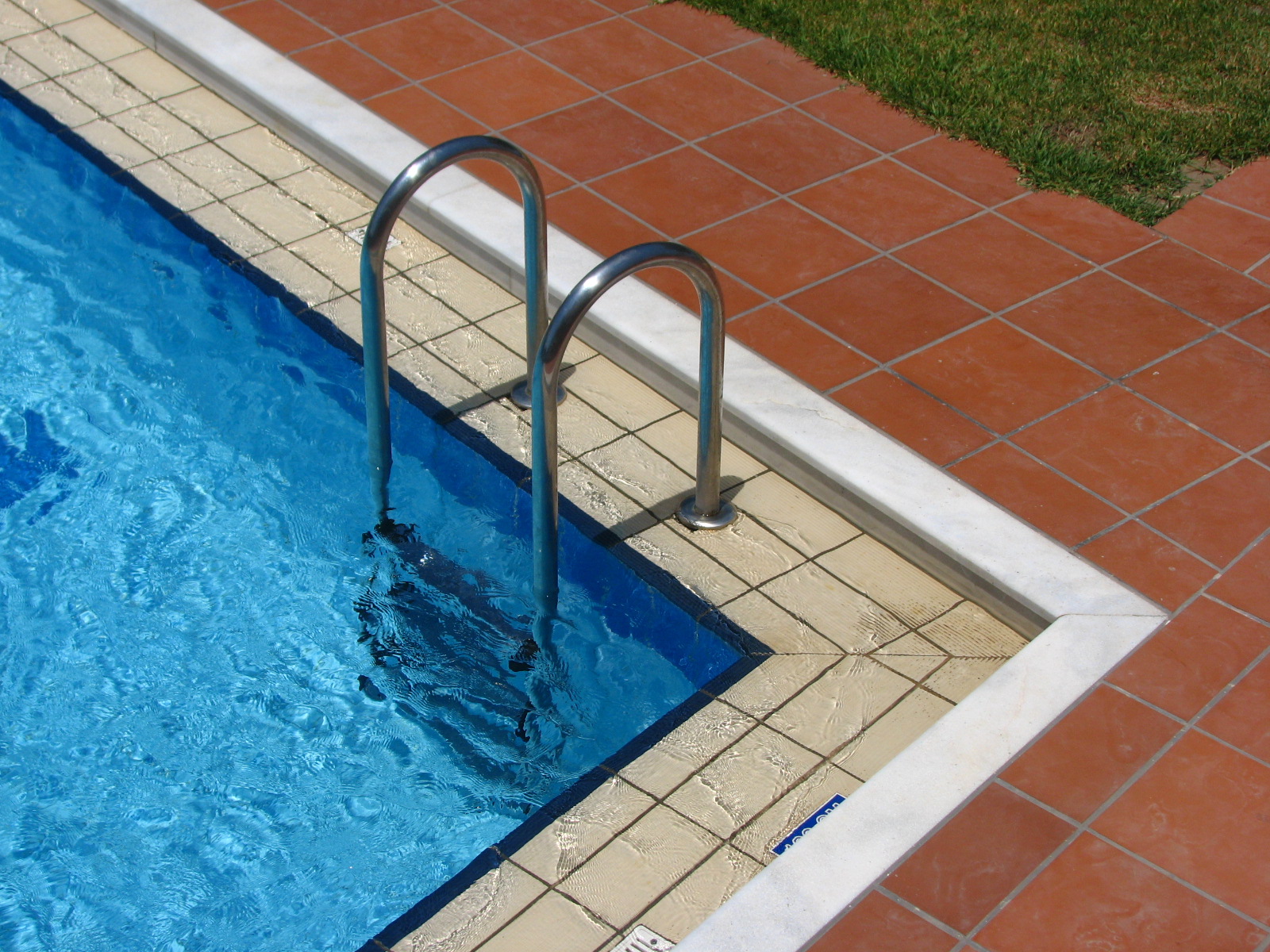 pool-ladder-3.jpg