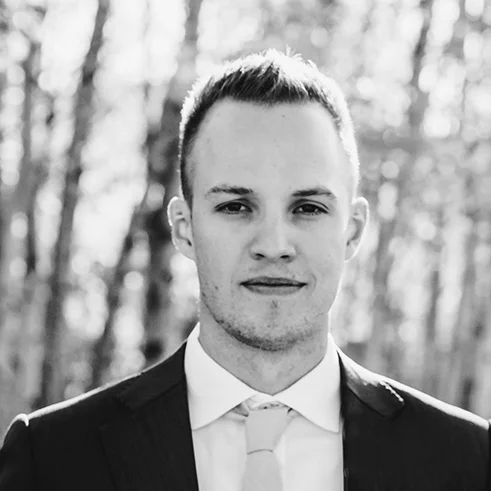 mark+portrait+bw+2018.jpg