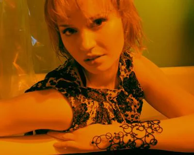 head033L.jpg
