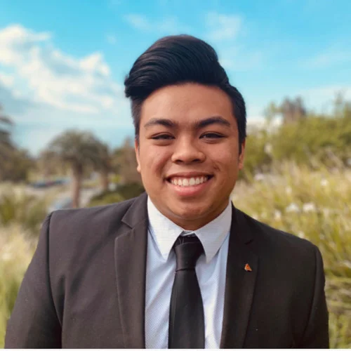 Christian Abad | LinkedIn Year: Junior Major: Business Administration