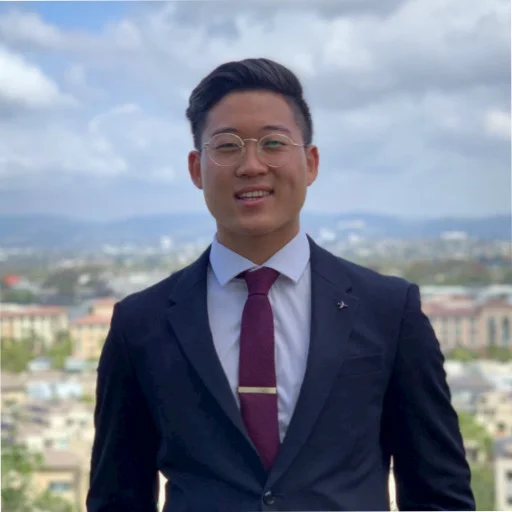 Edwin Cho | LinkedIn Year: Sophomore Major: IMC