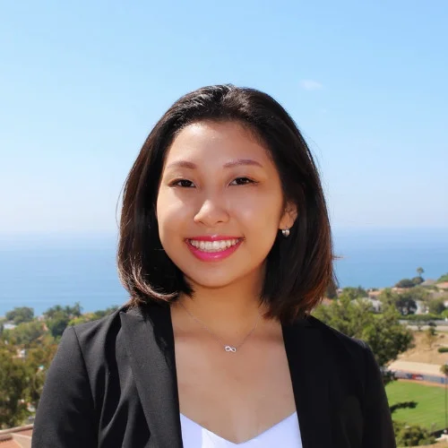 Julia Lee | LinkedIn Year: Junior Major: Accounting