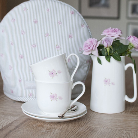 TCER01-Rose-Solo-Small-Teacup-&-Saucer-Square-Lifestyle-Low-Res-Feature