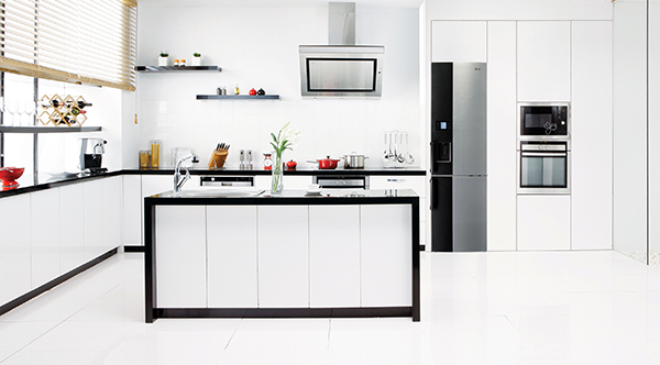 LG-White-Kitchen-Contrast-Fridge-Freezer.jpg