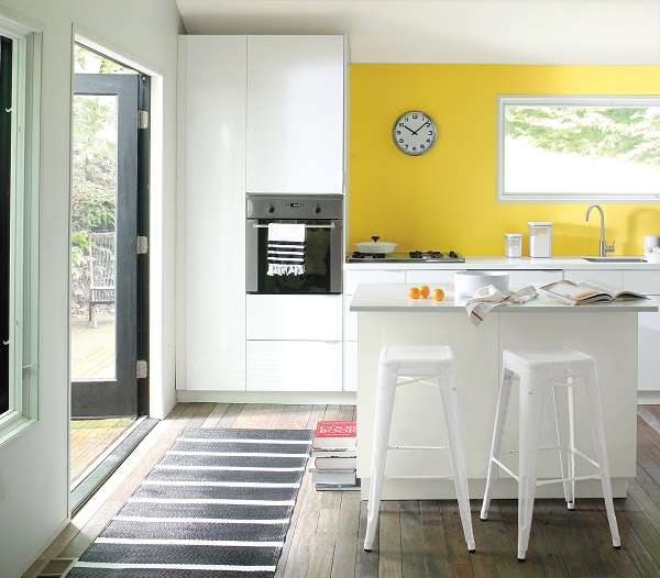 Accent wall colour – Banana Yellow (2022-40) in Regal Select Eggshell Wall and ceiling colour – Paper White (OC-55) in Regal Select Eggshell