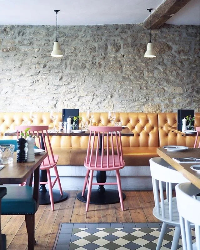 On the blog is our second review of @oldstocksinn as part of the @dorsetcereals awards #dorsetcerealsbnbawards for the quirkiest B&B! Find out what we thought and stay tuned for the last review coming on the blog soon! Link in profile! #b&b #interiordesign #style #decor #travel