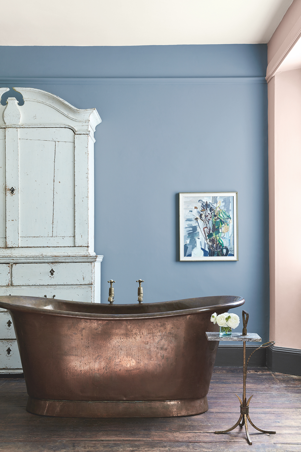 Wall: Grey Stone 276, Right Wall: Light Peachblossom 3, Skirting: Scree 227, Ceiling: Wood Ash 229