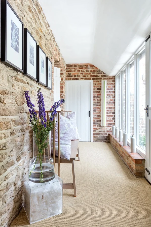 A Modern Refurbishment of a Country House in Oxfordshire by Louise Holt (7).jpg