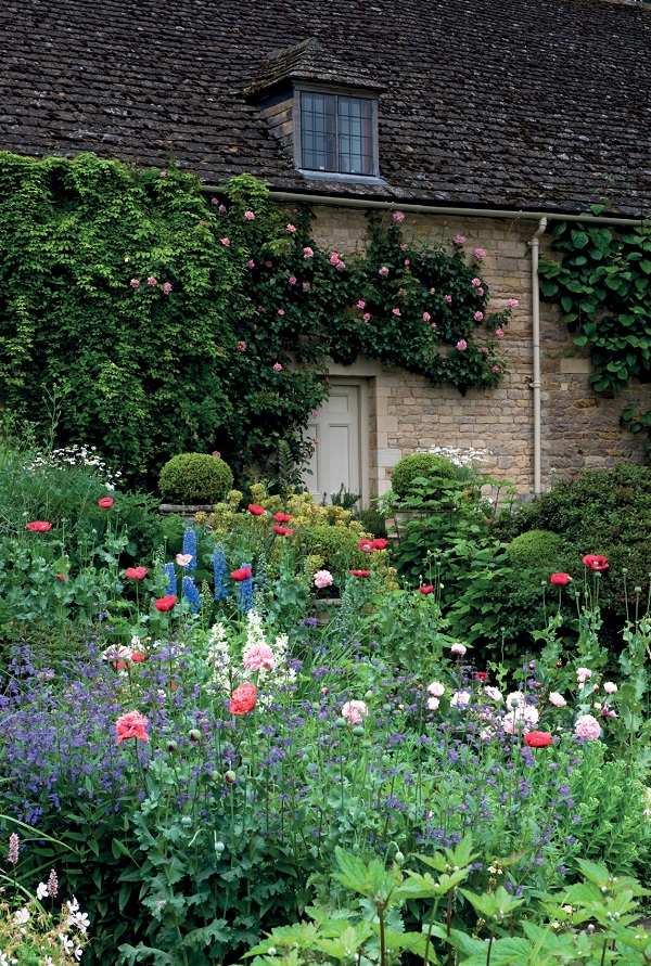 Secret Gardens of East Anglia by Barbara Segall (2).jpg