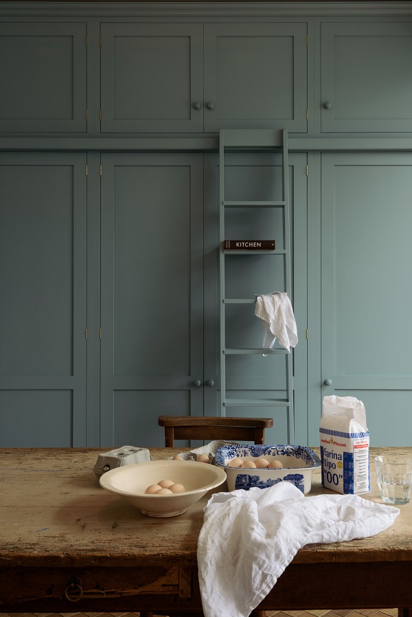 7. The Real Shaker Kitchen by deVOL.jpg