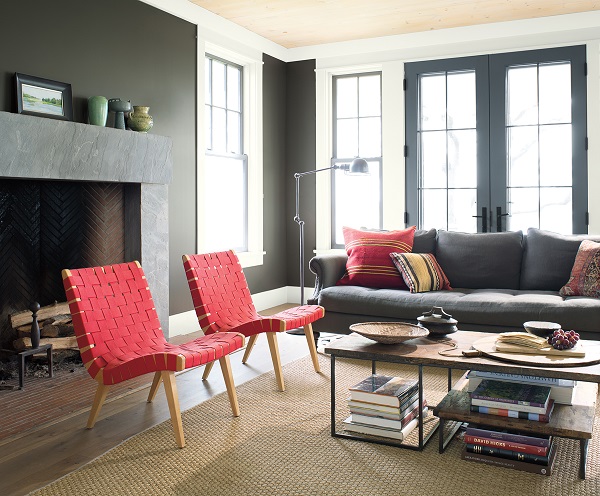 Walls - Sharkskin (2139-30), Trim - White Opulence (OC-69), Door - Wolf Gray (2127-40).