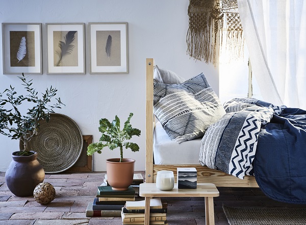 Recreate That Holiday Feeling In Your Own Bedroom (2).jpg