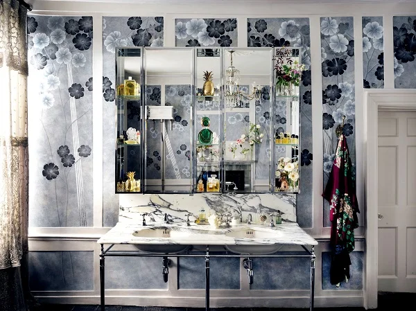 de Gournay with Kate Moss hand painted Anemones in Light wallpaper - Dusk colourway I LR.jpg
