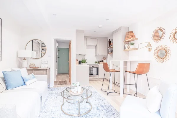 A Covent Garden Pied à Terre Filled with Light and Clever Storage (7).jpg