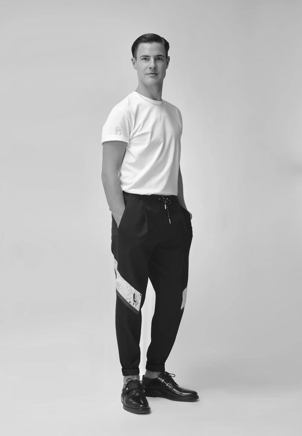 Lee Broom Profile 2019_full length.jpg