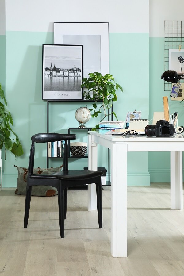Aspen White Dining Table - £299.99 - www.furniturechoice.co.uk