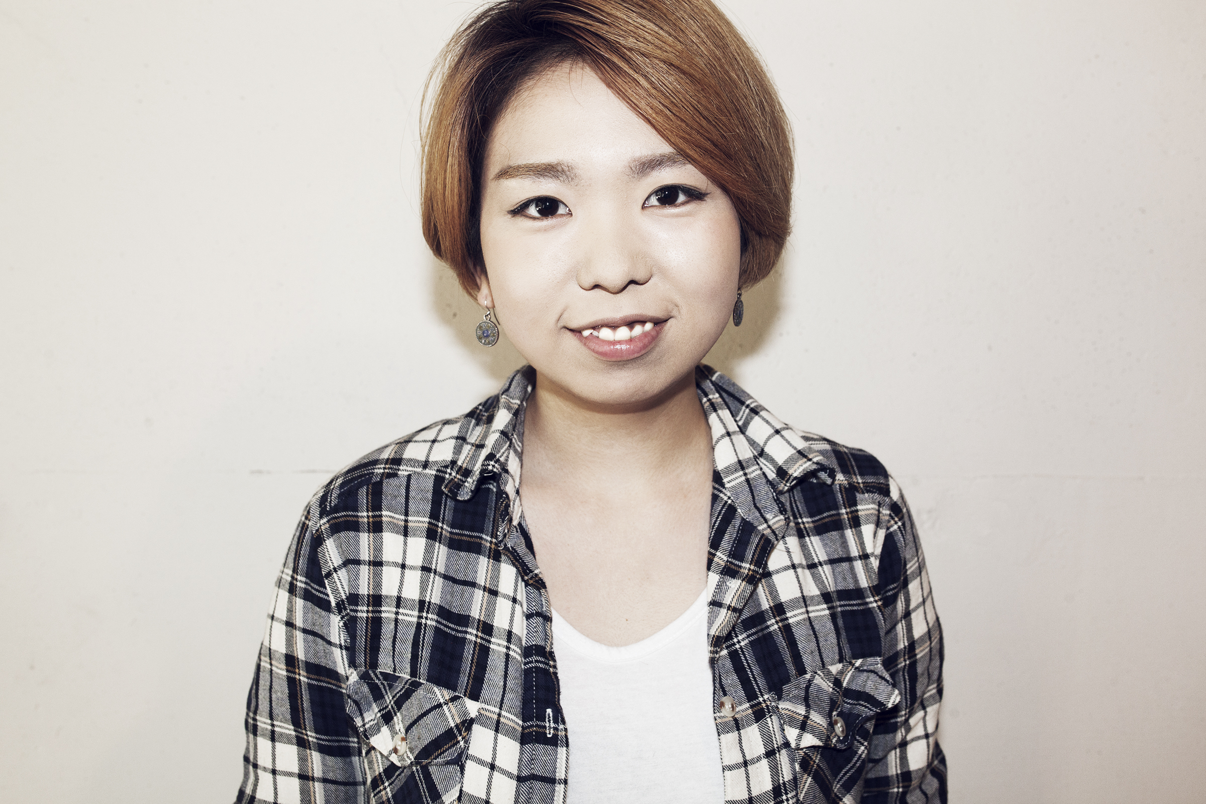 Natsuki Otsuka 大塚菜月 Assistant 日本美容学校卒業。 2013年、Savaに参加。 シューティングワーク、メイクアップワークを中心に活動。