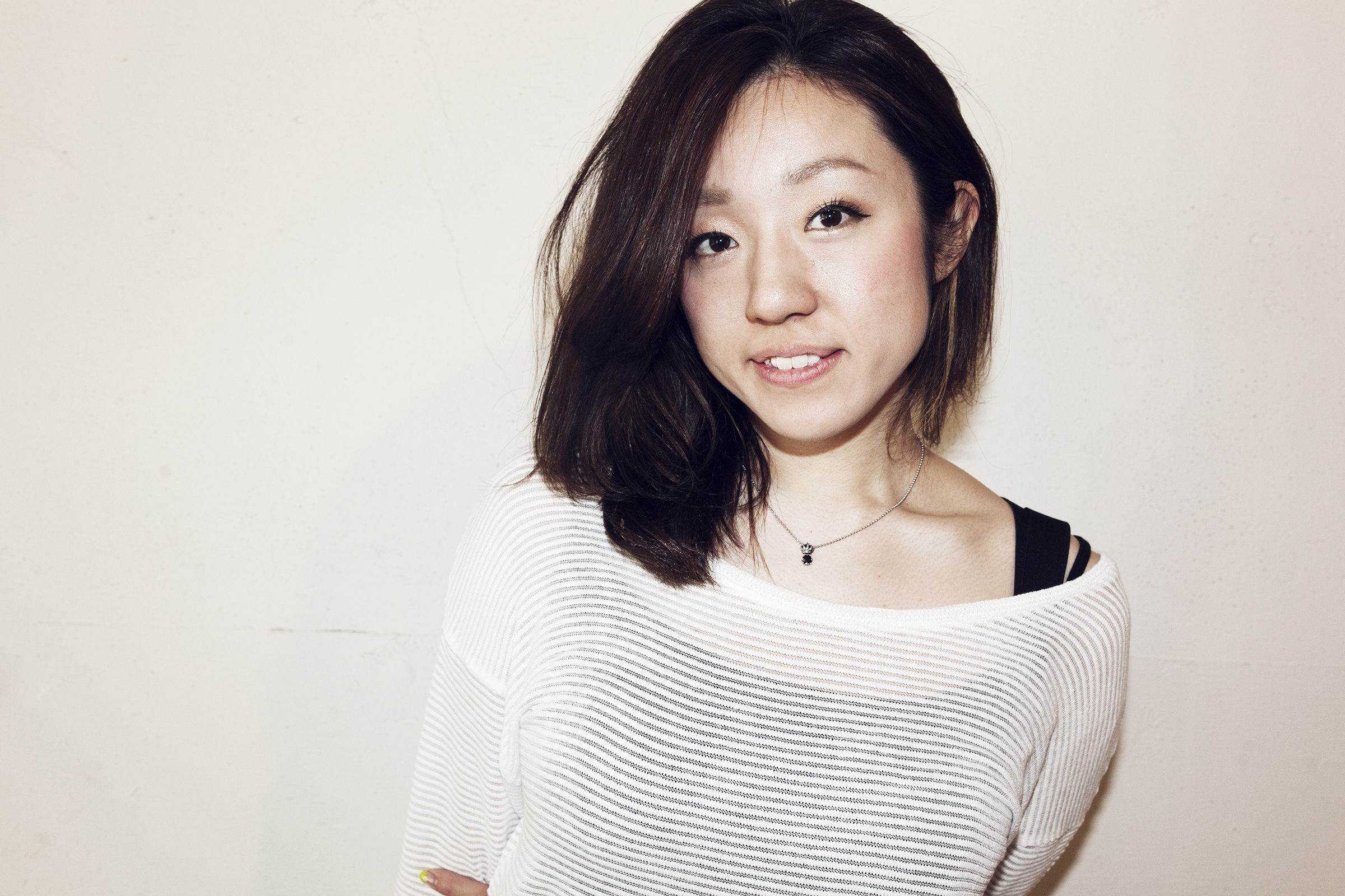 Rei Hanita 埴田玲 Assistant 新潟県出身。 ジャパンビューティーアカデミー卒業。 2009年、Savaに参加。 スタイリスト兼スパ二スト。 メイクアップワーク、シューティングワークを中心に活動。 