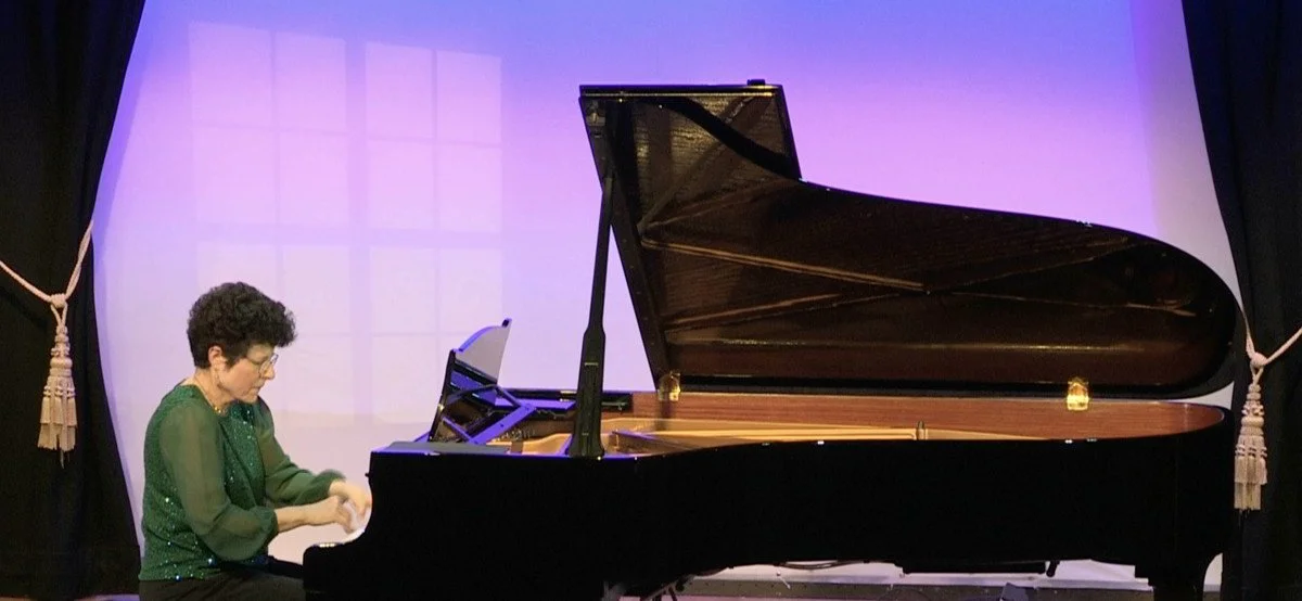 pianist Margaret Fingerhut  at west wight arts association