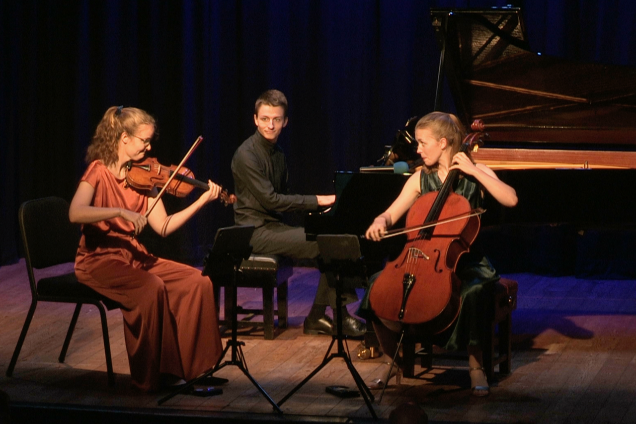Amelio Trio