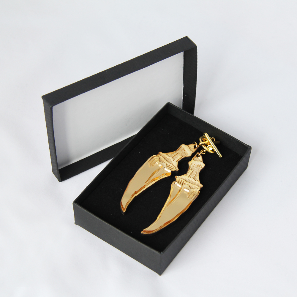 Dragon_tooth_necklace_in_box_1000.jpg