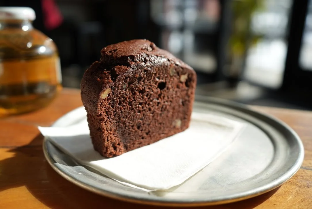 Metropolis is now serving prepackaged pastries! 
- Buttermilk Chocolate Bread
- Zesty Lemon Poppy Sees Loaf 
- Soft and Chewy Granola Bar 
- Crisp Crunchy Chocolate Chip Cookie 
Stop in to grab a drink and find your new go to snack! 🍪🥐
Photos: @beh