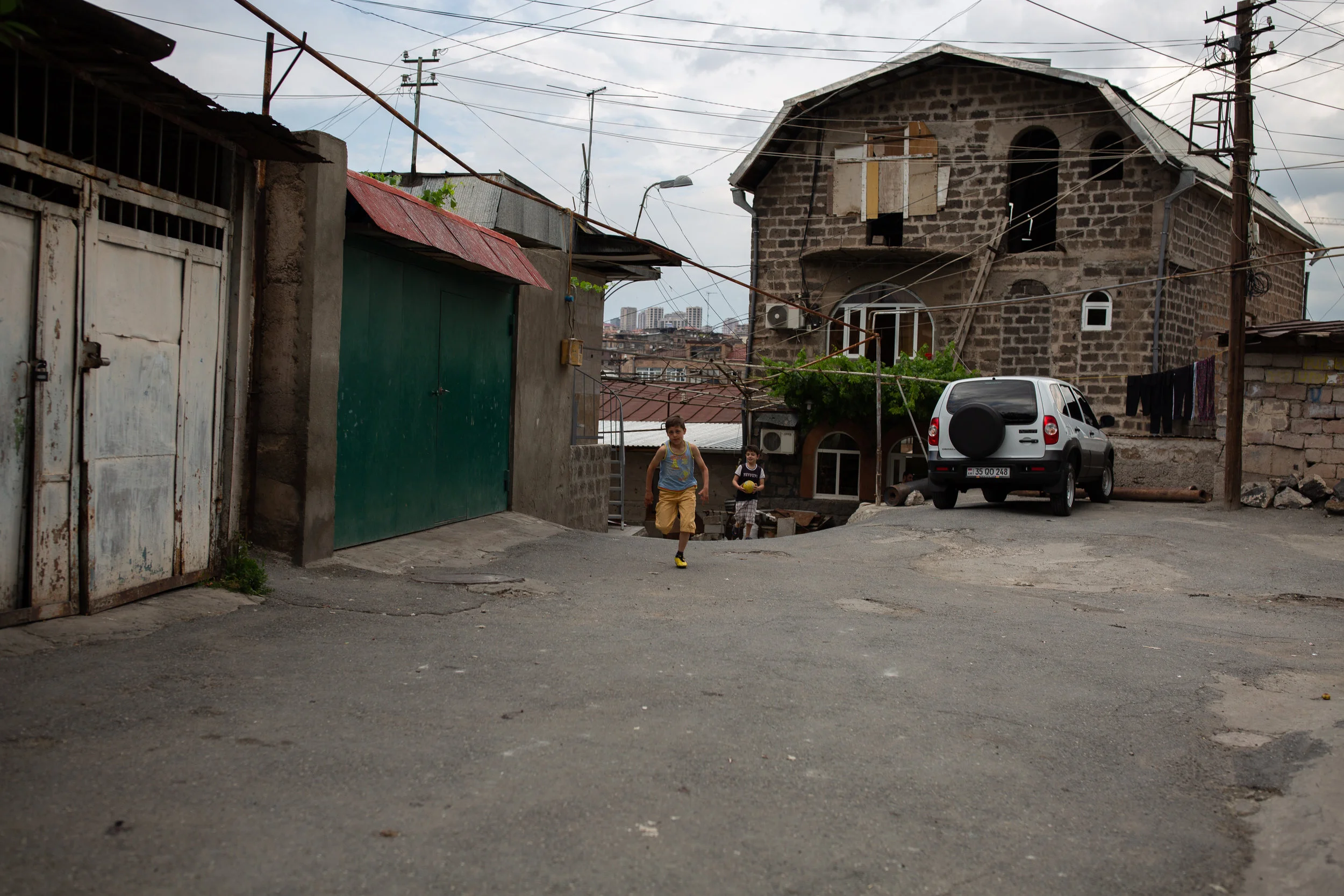 Approaching one of few markets in Kond where children can purchase ice cream and adults can get their produce for dinner. There is also a building where lavash is made everyday, some say it's one of the best in the city of Yerevan.
